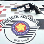 Homem é preso por posse ilegal de arma de fogo após ação da PM em Pereira Barreto/SP