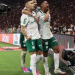 Palmeiras domina após expulsão de Carrascal e vence o Flamengo por 3 a 0 no Maracanã
