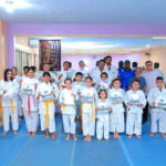 Alunos de karatê recebem novos kimonos em Castilho
