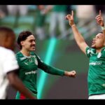 Palmeiras goleia Vasco e volta a abrir frente no Brasileirão: 4 a 1