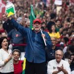 Lula é reeleito presidente do Brasil em virada histórica