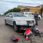 Mulher ferida em acidente entre triciclo elétrico e Gol no centro