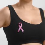Outubro Rosa: 70% das jovens diagnosticadas com câncer de mama no SUS chegam ao tratamento em estágio avançado